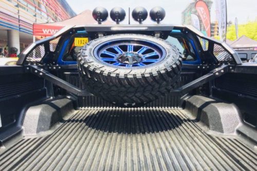 TIRE CARRIER PICKUP TRUCK 4X4