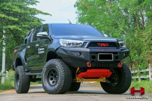 M-SERIES BULL BAR (SINGLE LIGHT) TOYOTA HILUX 4X4